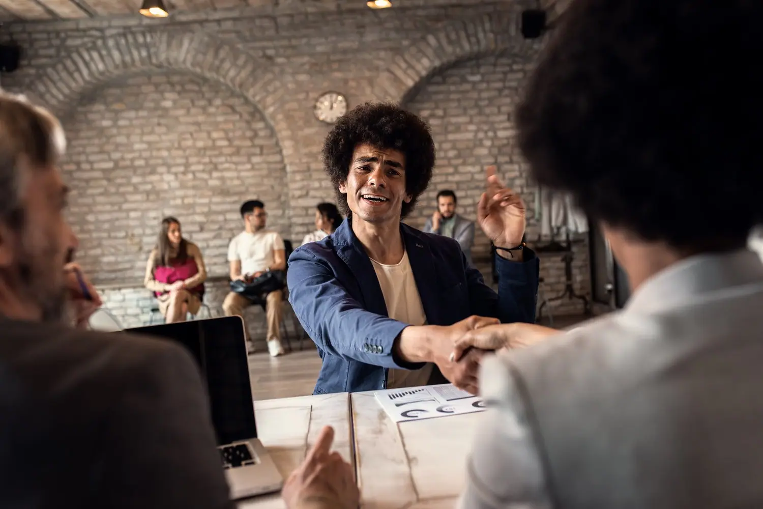 Social selling na LinkedIn: jak pozyskiwać klientów B2B