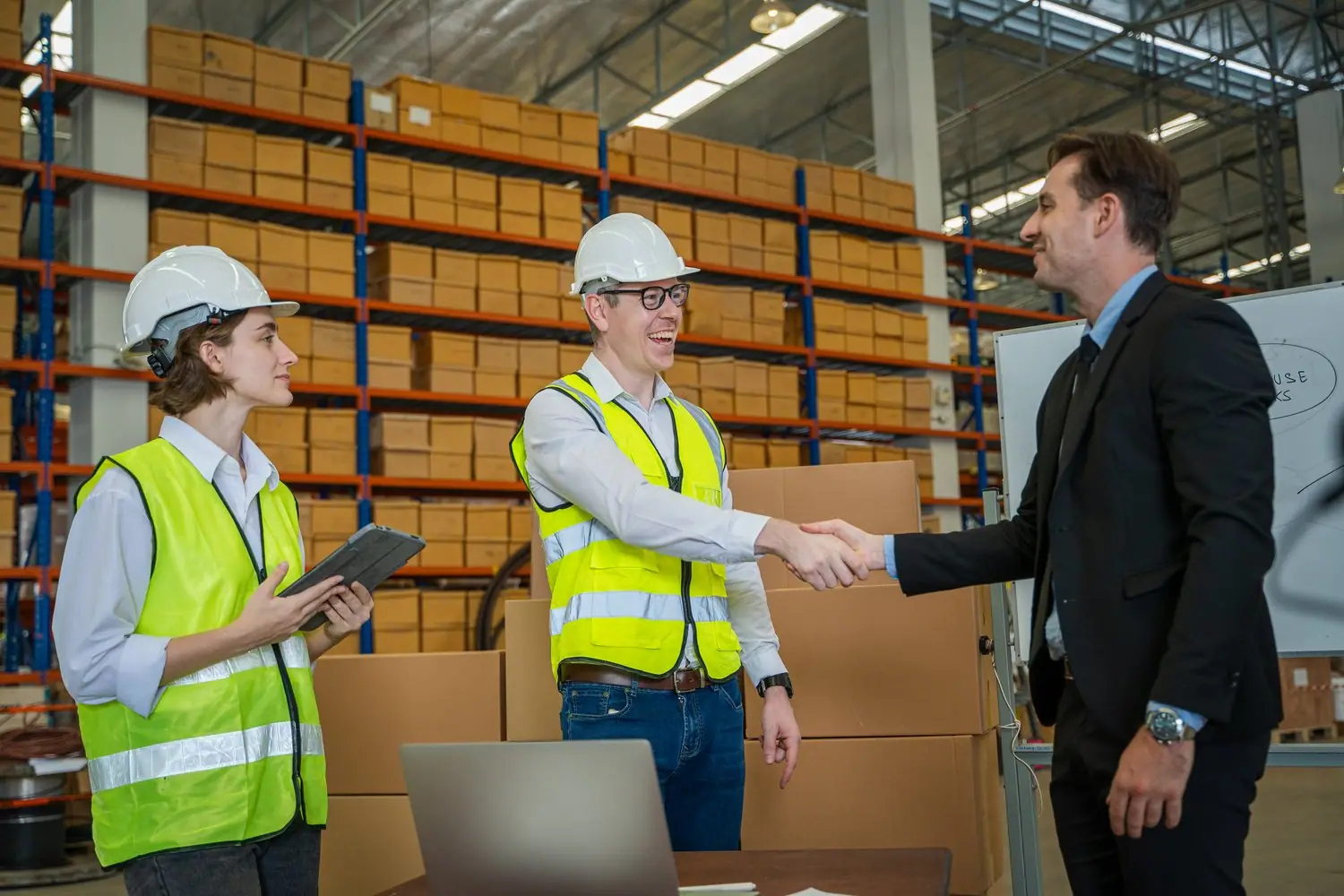 Jak wybrać odpowiedni system logistyczny dla rozwijającego się e-commerce